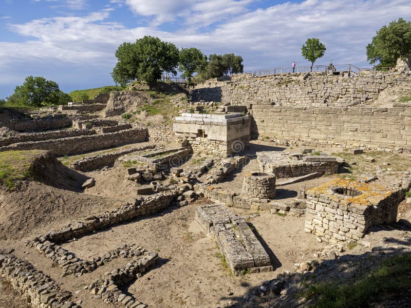 Réplica De Cavalo De Troia No Sítio Arqueológico De Troia Na Turquia De  Canakkale Foto Editorial - Imagem de agamemnon, desonestidade: 232299866