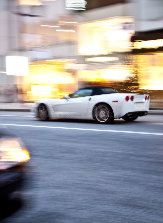 Desfoque de movimento rua da cidade imagens de stock royalty free
