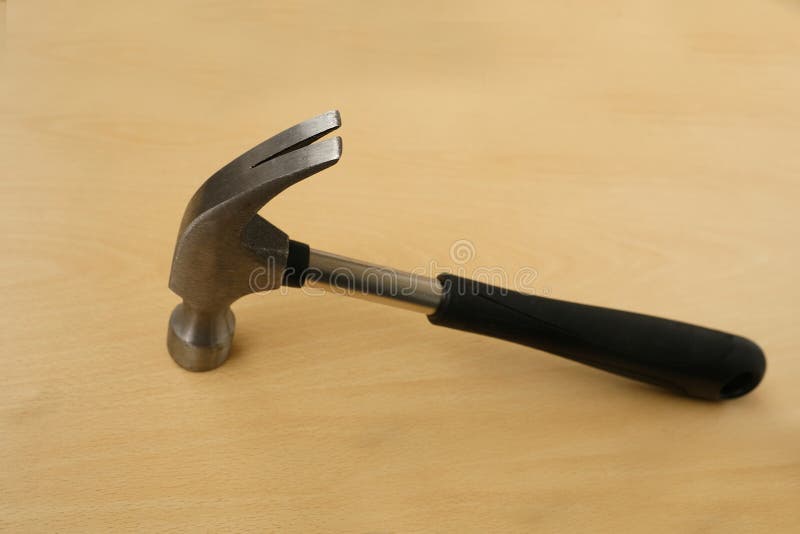 Rubberhandled Hammer with Nail Puller, Round Head for Fine Work