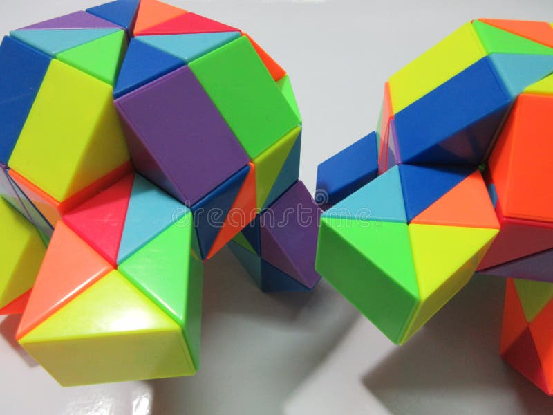 Rubik Snake Twist 72 Parts with Step by Step Pattern Cards Random Color 