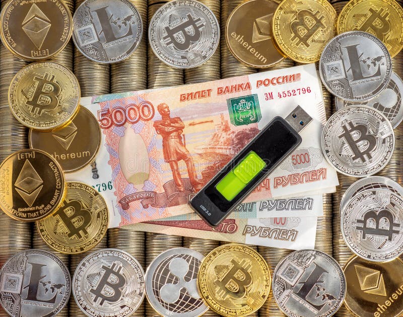 Rubli russe, un azionamento istantaneo una borsa fredda Monete cripto Ethereum ETH, ondulazione XRP, Litecoin LTC, bitcoin BTC de fotografie stock