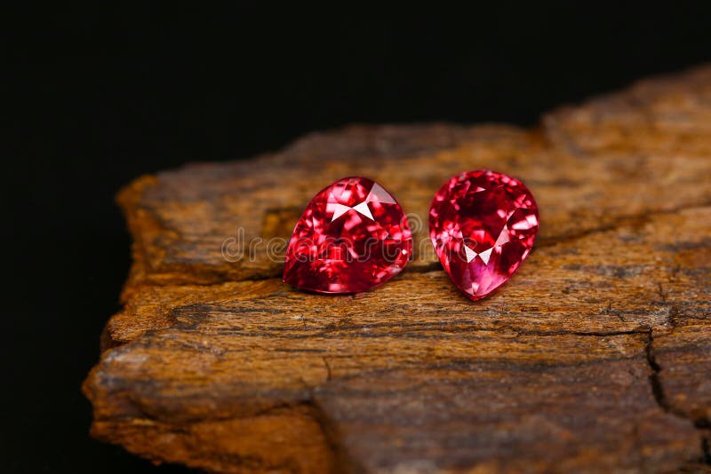 Ruby gemstone-skönhetsavskjutning arkivfoton