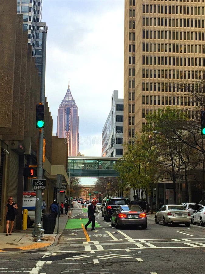 Rue du centre d'Atlanta photo éditorial. Image du atlanta 93431121