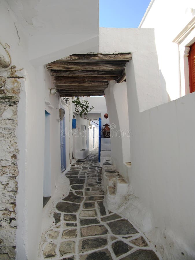 Rue tordue chez Kastro, une ville antique à l'île de Sifnos