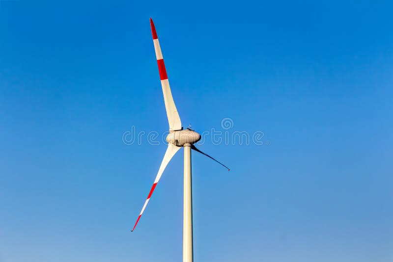 Rueda de viento moderna foto de archivo. Imagen de ambiental - 68656230