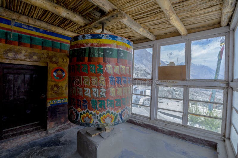 Ruedas de rezo tibetanas fotografía de archivo Ruedas de rezo tibetanas fotografía de archivo