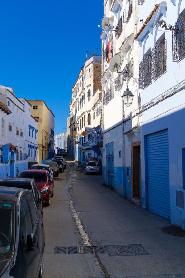 Rues bleues dans Chefchaouen, Maroc. Vue des rues arrières et des allées bleues célèbres dans Chefchaouen, Maroc du nord