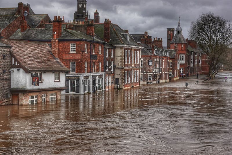 Rues inondées de York après la tempête Dennis image libre de droits