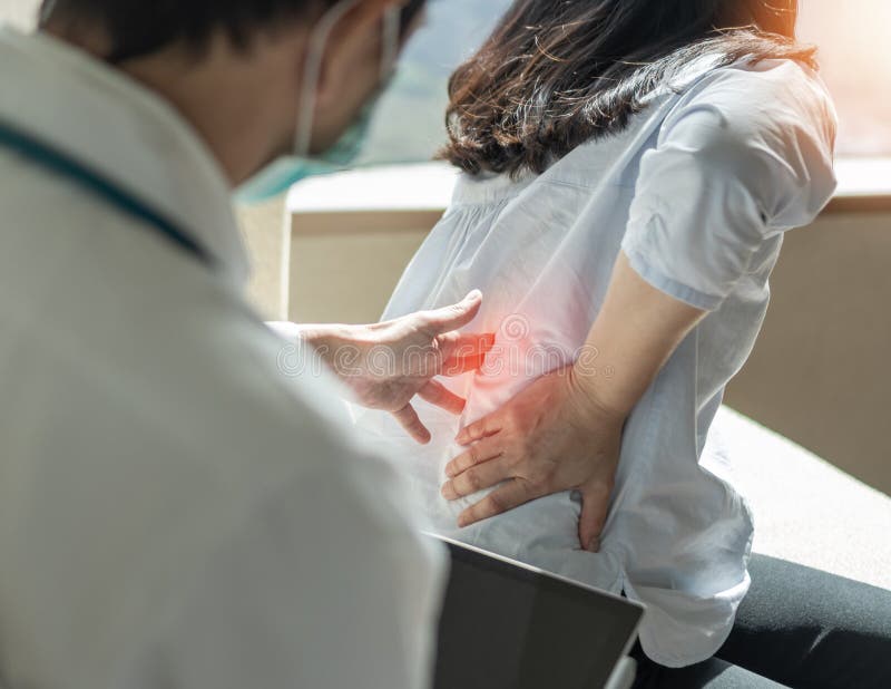 Rugpijn rugpijn spier- of rugpijn letsel in de menopauze vrouwelijke patiënten met rugpijn door osteoporose ziekte
