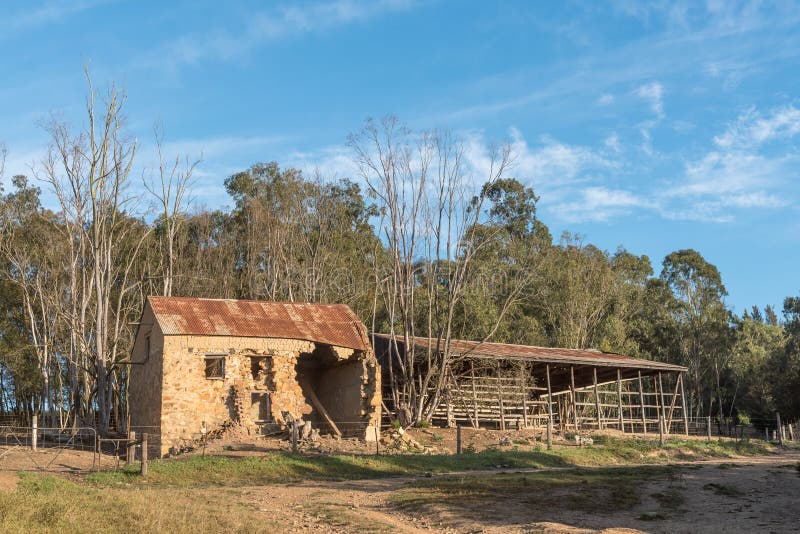Ruina en el camino entre la ciudad de Riviersonderend y Greyton imágenes de archivo libres de regalías Ruina en el camino entre la ciudad de Riviersonderend y Greyton imágenes de archivo libres de regalías