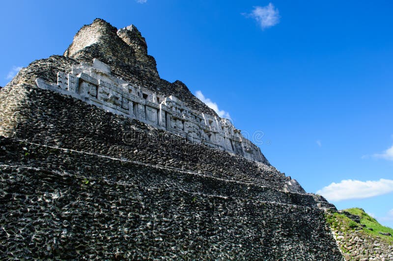 Ruina maya de Xunantunich en Belice imagen de archivo Ruina maya de Xunantunich en Belice imagen de archivo