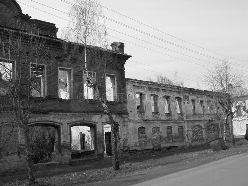 Ruinas de la casa abandonada fotografía de archivo Ruinas de la casa abandonada fotografía de archivo