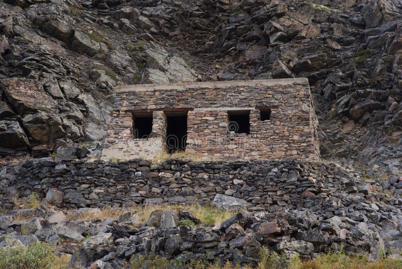 Ruinas de las jefaturas militares alemanas. Rusia imágenes de archivo libres de regalías Ruinas de las jefaturas militares alemanas. Rusia imágenes de archivo libres de regalías