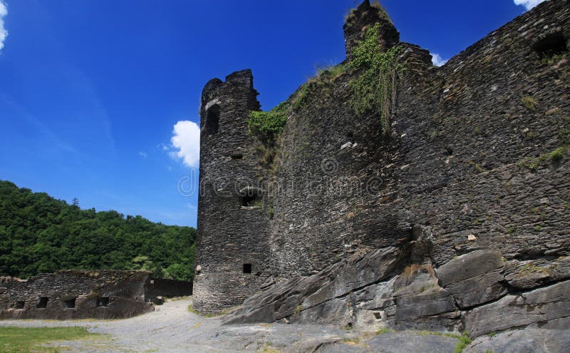 Ruine, altes Schloss stockfotografie Ruine, altes Schloss stockfotografie