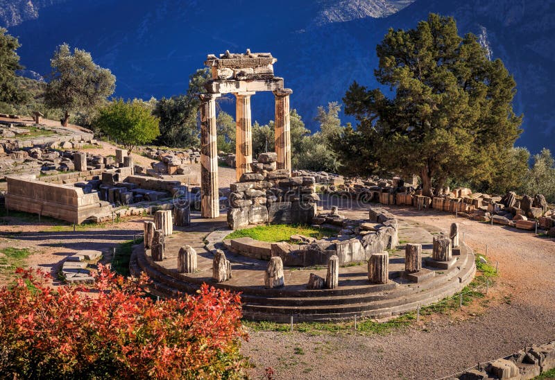 Ruinen-Athina Pronaia-Tempel in altem Delphi stockfoto Ruinen-Athina Pronaia-Tempel in altem Delphi stockfoto