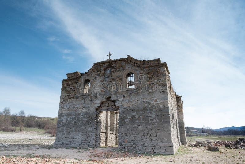 Ruines de la vieille église orthodoxe orientale du saint Ivan Rilsk Ab photos libres de droits Ruines de la vieille église orthodoxe orientale du saint Ivan Rilsk Ab photos libres de droits