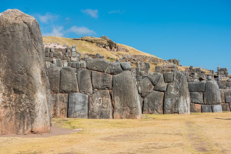 Ruines de Sacsayhuaman dans les Andes péruviens chez Cuzco Pérou photo libre de droits Ruines de Sacsayhuaman dans les Andes péruviens chez Cuzco Pérou photo libre de droits
