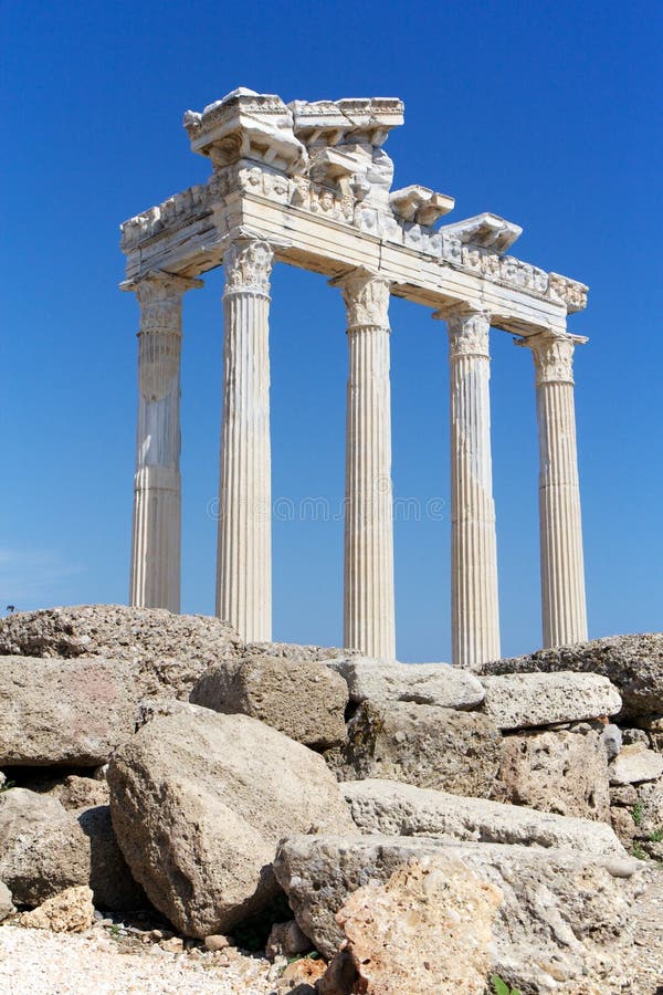Ruines de temple d'Apollo dans le côté, Turquie photos libres de droits Ruines de temple d'Apollo dans le côté, Turquie photos libres de droits