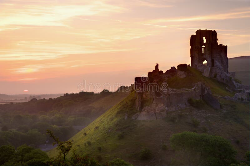Ruines magiques de château d'imagination romantique photo libre de droits Ruines magiques de château d'imagination romantique photo libre de droits