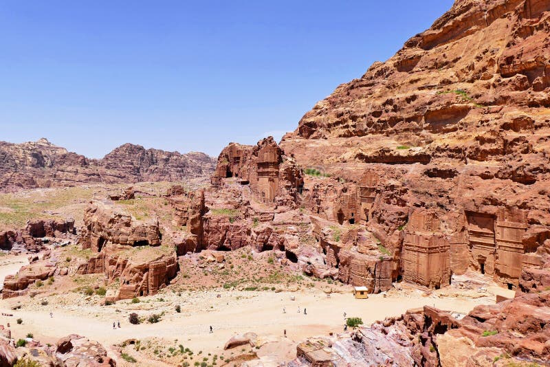 Ruines royales antiques de complexe de tombes de Nabataean dans la ville perdue de PETRA, Jordanie photo stock Ruines royales antiques de complexe de tombes de Nabataean dans la ville perdue de PETRA, Jordanie photo stock