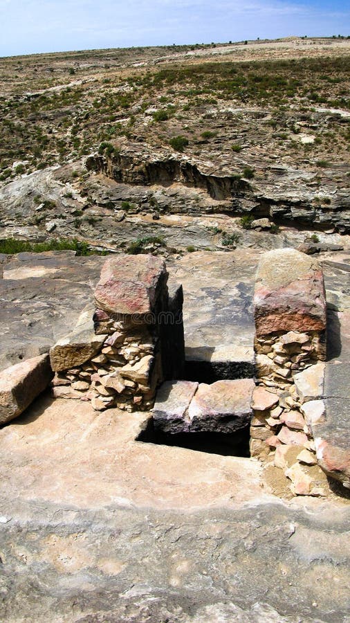 Ruiniertes ägyptisches Grab in alter Stadt Qohaito, Eritrea lizenzfreie stockfotos