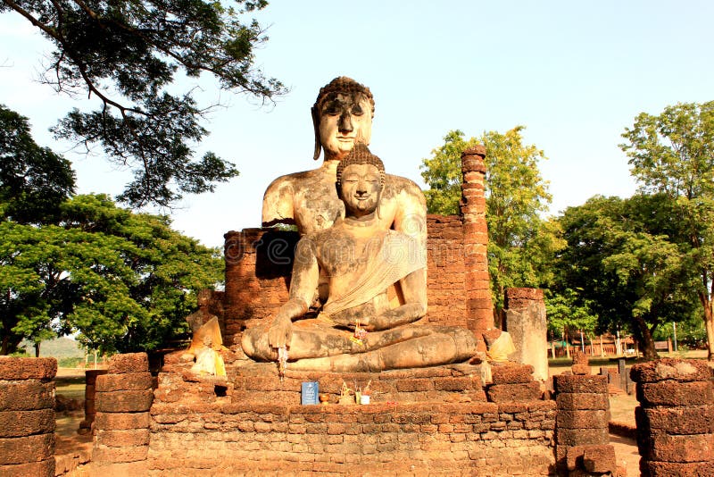 Ruins buddha image