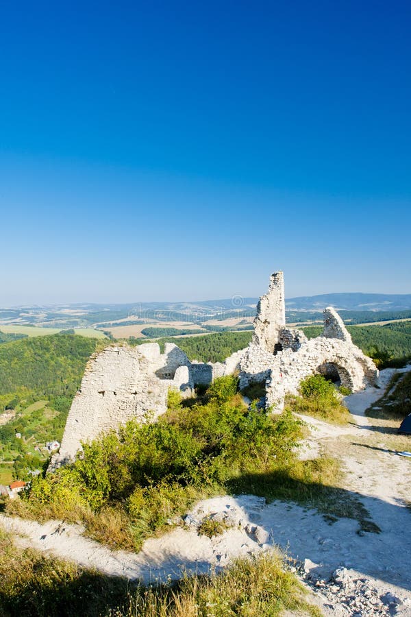 Zrúcanina Čachtického hradu, Slovensko