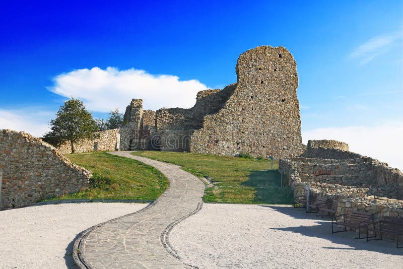 Zřícenina hradu Devín u města Bratislava, Slovensko