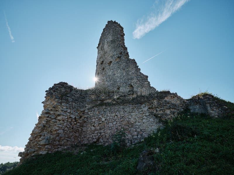 Zřícenina hradu Korlatka ze 13. století