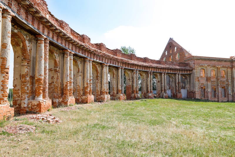 The ruins of the sidewall Ruzhany Palace belonging to the Leo Sapieha, Belarus, Brest region, August 2019 stock images The ruins of the sidewall Ruzhany Palace belonging to the Leo Sapieha, Belarus, Brest region, August 2019 stock images