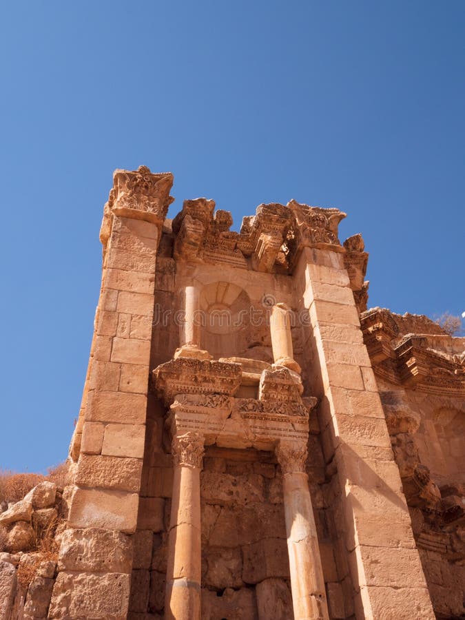 Ruiny starego miasta szczegóły słynnej historycznej nimfhaeum rzymskiej starożytnej struktury jerash jordan obrazy stock