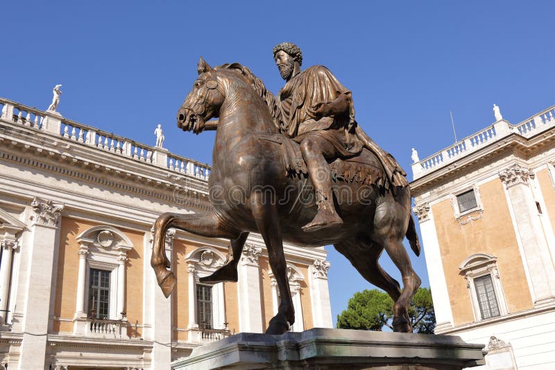 Ruiterstandbeeld van Marcus Aurelius in Rome, Italië stock foto's Ruiterstandbeeld van Marcus Aurelius in Rome, Italië stock foto's