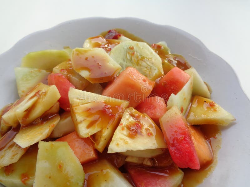 Photo Rujak Buah - Fruit Salad with Spicy Palm Sugar Sauce from Bitung City