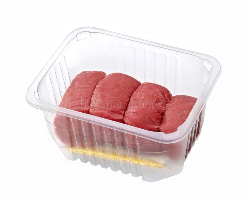 Rulada de vită cu ierburi în tava de plastic izolată pe alb stock photo