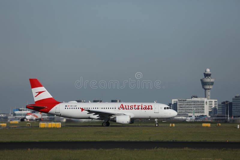 Rullaggio aereo dell’Austrian Airlines fotografia stock