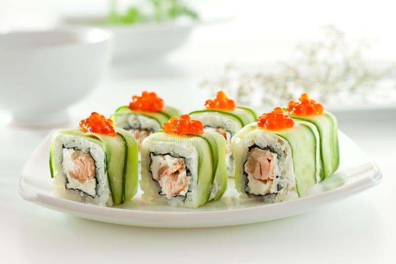 Rullo di sushi immagini stock libere da diritti Rullo di sushi immagini stock libere da diritti