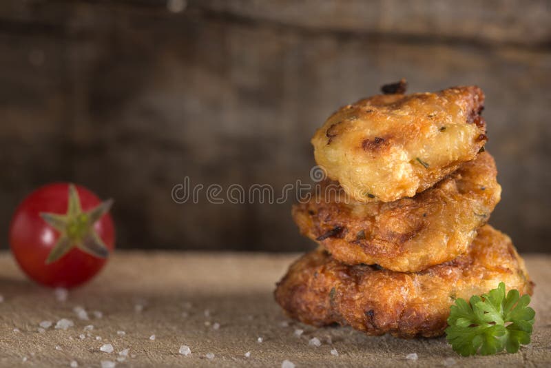 Rumänska fega köttbullar fotografering för bildbyråer Rumänska fega köttbullar fotografering för bildbyråer