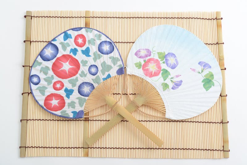 Runde Papierfans lizenzfreie stockbilder Runde Papierfans lizenzfreie stockbilder
