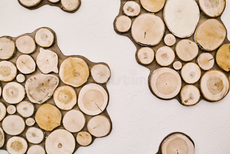 Runder Blockhausbaum Auszug Stockfoto - Bild von auslegung, korken