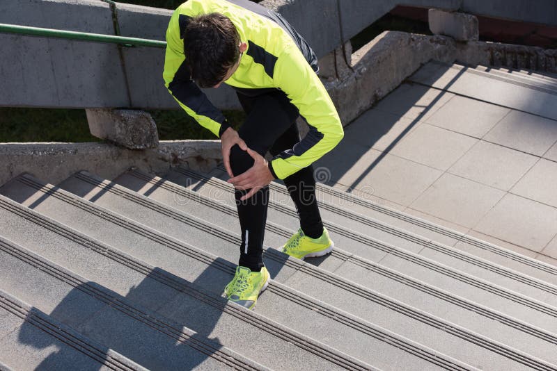 Runner knee injury stock photo. Image of hurt, athlete 77336240