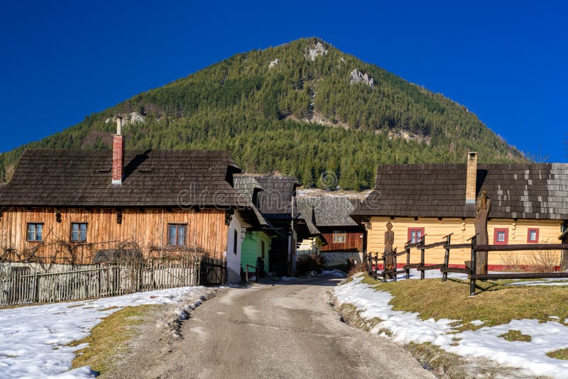 Venkovské chalupy v obci Vlkolínec, Slovensko