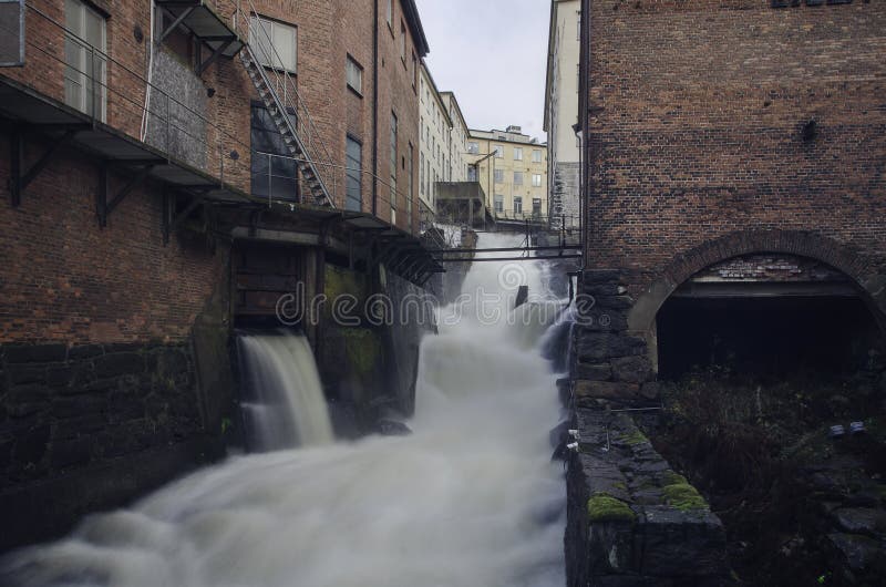 Rushing water free falling down from the top royalty free stock photography Rushing water free falling down from the top royalty free stock photography