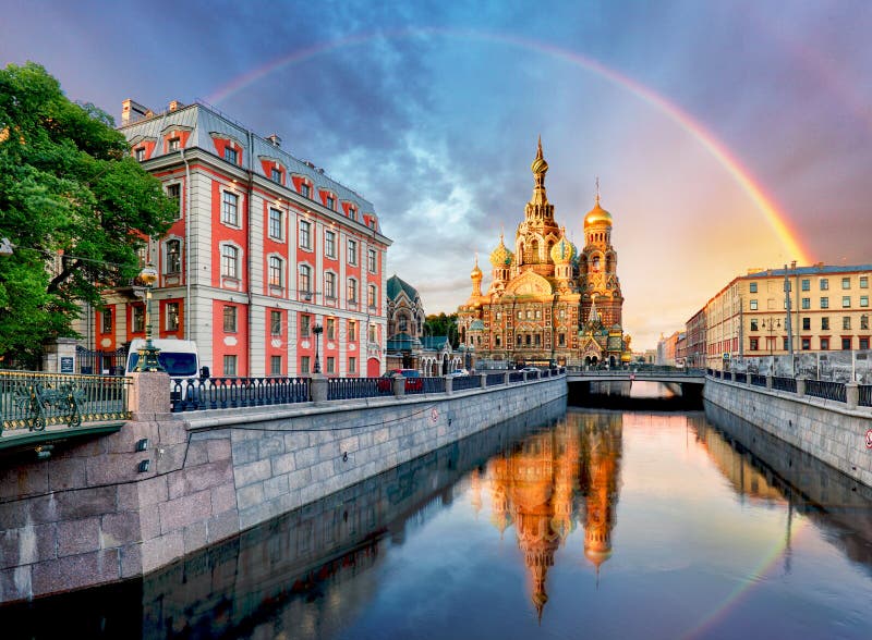 Rusia, St Petersburg - salvador de la iglesia en la sangre Spilled con ra