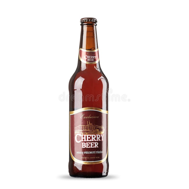 RUSIA, StPetersburg, el 9 de julio de 2017 cerveza de la cereza de la República Checa en un fondo blanco fotos de archivo RUSIA, StPetersburg, el 9 de julio de 2017 cerveza de la cereza de la República Checa en un fondo blanco fotos de archivo