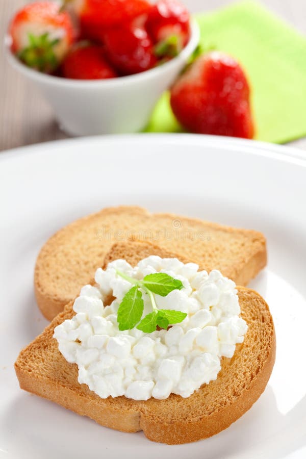 Rusk with cream cheese