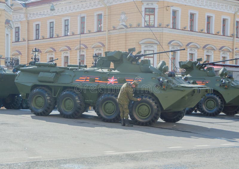 Rusland, St. Petersburg, 7 kan 2017, de repetitie van de overwinning royalty-vrije stock afbeeldingen Rusland, St. Petersburg, 7 kan 2017, de repetitie van de overwinning royalty-vrije stock afbeeldingen