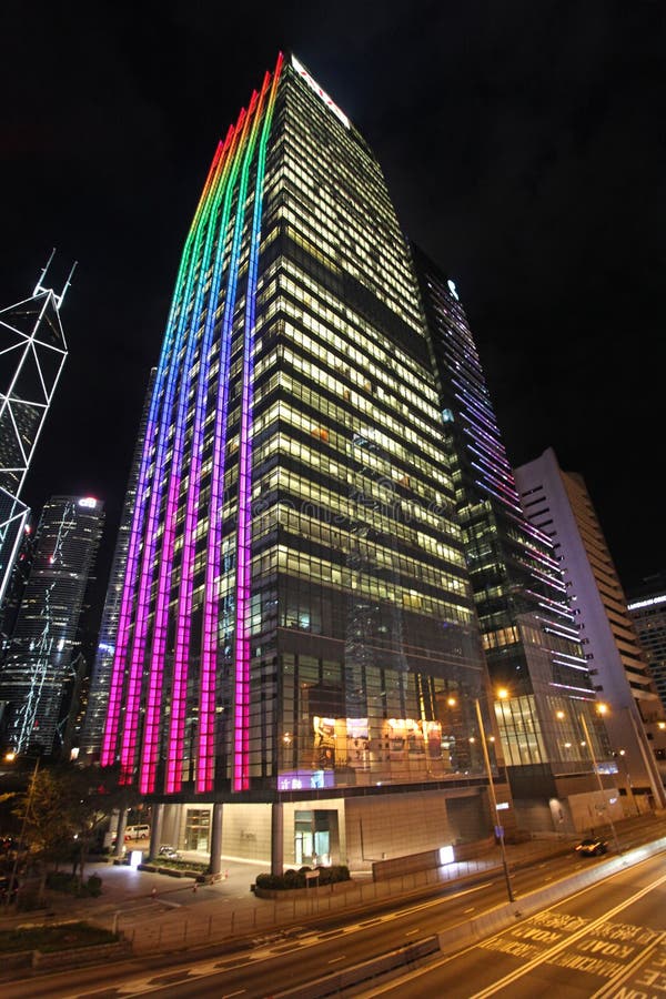 Ruspa spianatrice centrale di AIA in Hong Kong di notte immagine stock libera da diritti Ruspa spianatrice centrale di AIA in Hong Kong di notte immagine stock libera da diritti