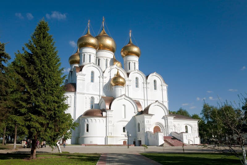 https://thumbs.dreamstime.com/b/russia-dormition-cathedral-yaroslavl-assumption-started-to-build-will-rostov-prince-konstantin-vsevolodovich-39838045.jpg