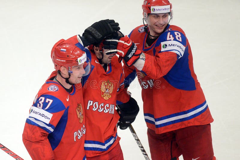Russian ice hockey team editorial image. Image of chearing 69697385