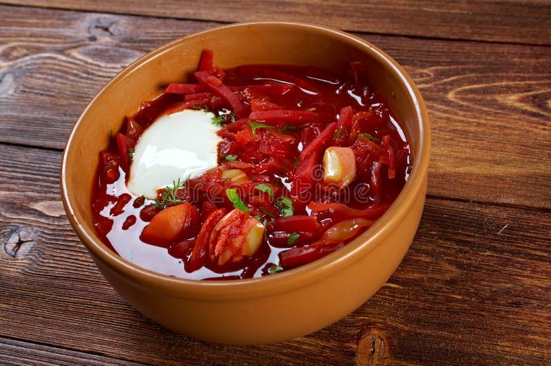 Russische Suppe Der Rotroten Rübe (Borscht) Stockbild - Bild von teller ...